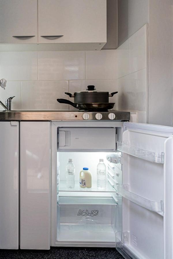 Luxury One Bedroom Guesthouse M6, Junction 10 Walsall Willenhall Esterno foto
