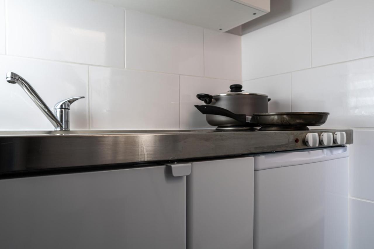 Luxury One Bedroom Guesthouse M6, Junction 10 Walsall Willenhall Esterno foto