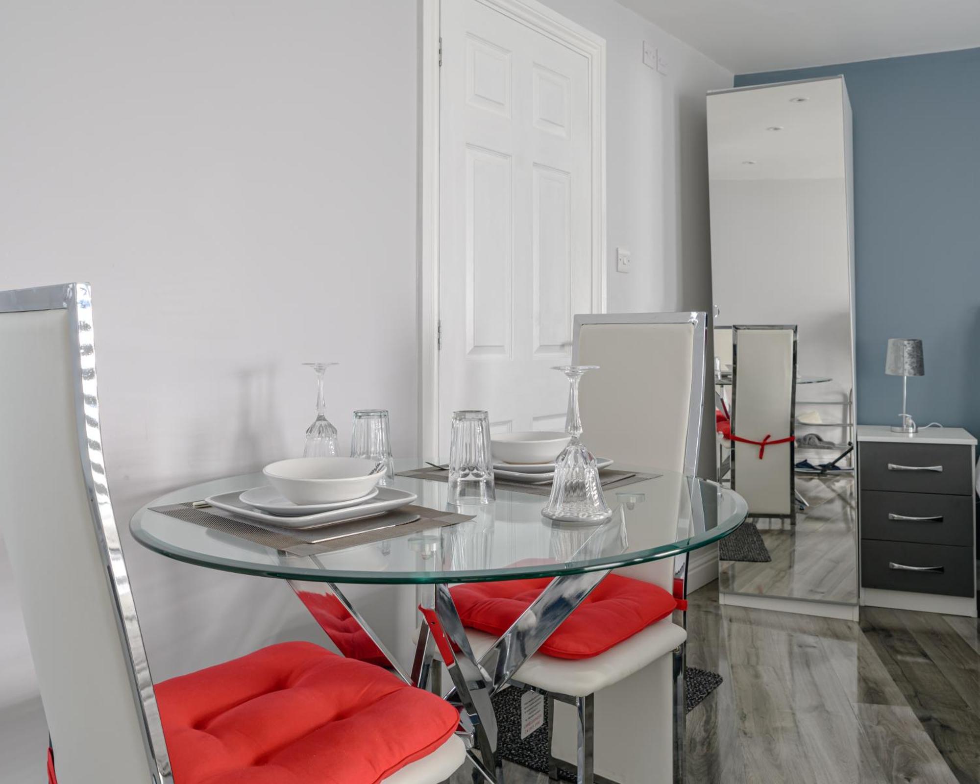 Luxury One Bedroom Guesthouse M6, Junction 10 Walsall Willenhall Esterno foto